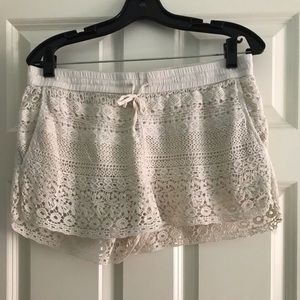 White crotchet shorts